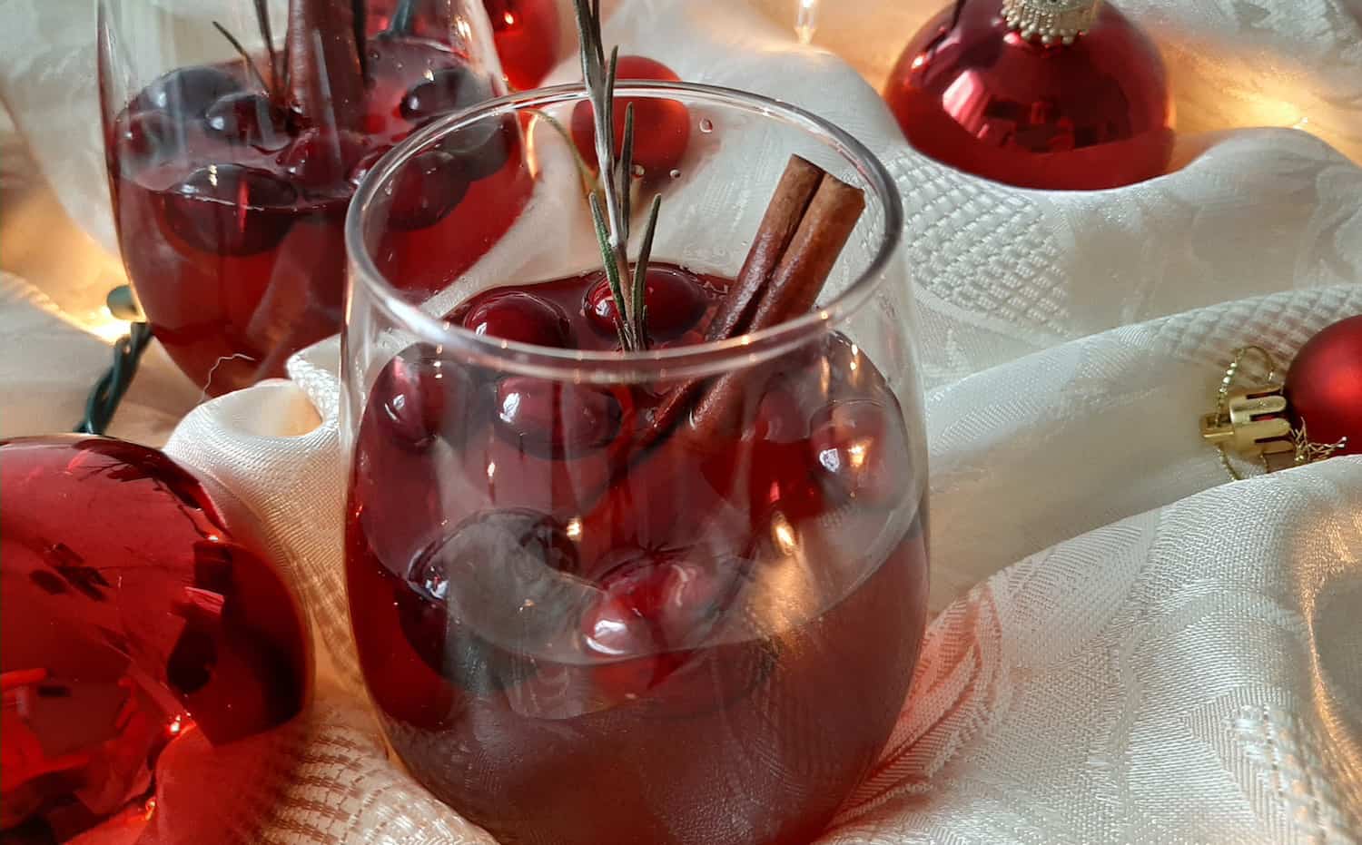 10 Easy Big-Batch Thanksgiving Cocktails - Sugar And Spice